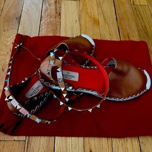 Valentino shoes comes with dust bag in very good condition